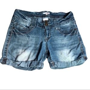 Bongo Distressed Juniors Cuffed Denim Shorts Size 7